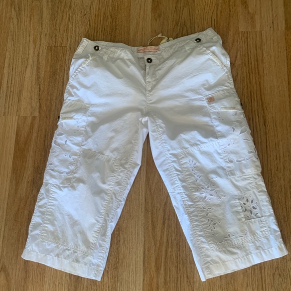 Miss Me Cotton Cargo Style Capris w Eyelet Trim - Picture 8 of 14